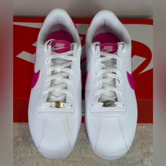 Nike Cortez - Picture 2 of 13